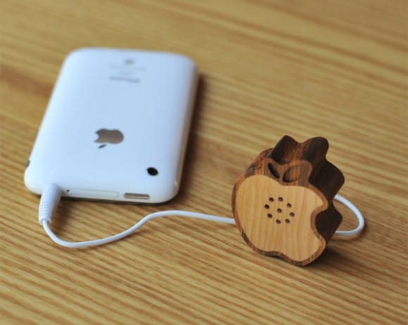 apple logo wooden speaker
