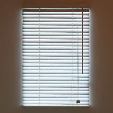 DECOR - BLINDS  WINDOW TREATMENTS - BLINDS  SHADES - FAUX WOOD