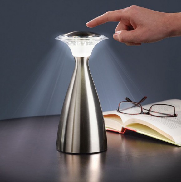 Touch Activated Cordless Lamp GeekExtreme