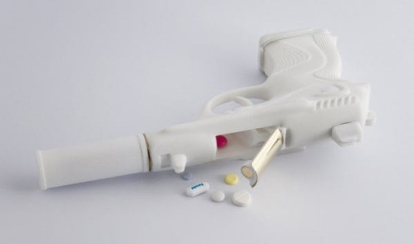 Cosmetic-Handgun-Dior-Ted-Noten Cosmetic-Handgun-Dior-Ted-Noten