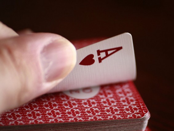 Deck_of_Cards_Gambling-566x427