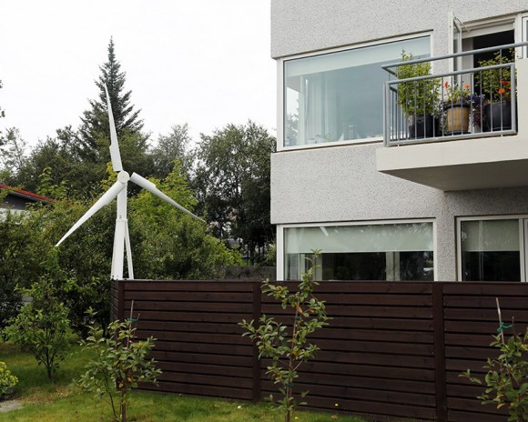 No Charge? No Problem! Trinity Personal Portable Wind Turbine 2 trinity-portable-wind-turbine-power-station