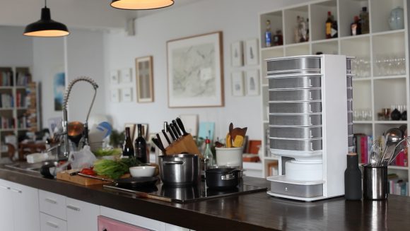 Desktop Hive For Edible Insects By LIVIN Farms 3 Desktop Hive Edible Bugs 1