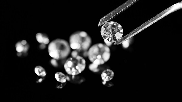 Post image for Diamond Selection For Geeks | Engagement Rings