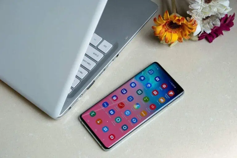 samsung galaxy s10 phone