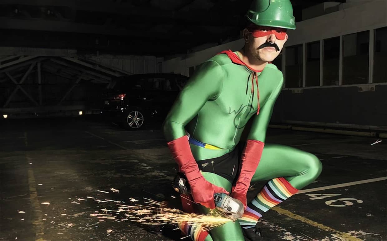 Angle Grinder Man: The True Story of the Mysterious UK Superhero Who Removes Clamps from Cars 3 wheel clamp man