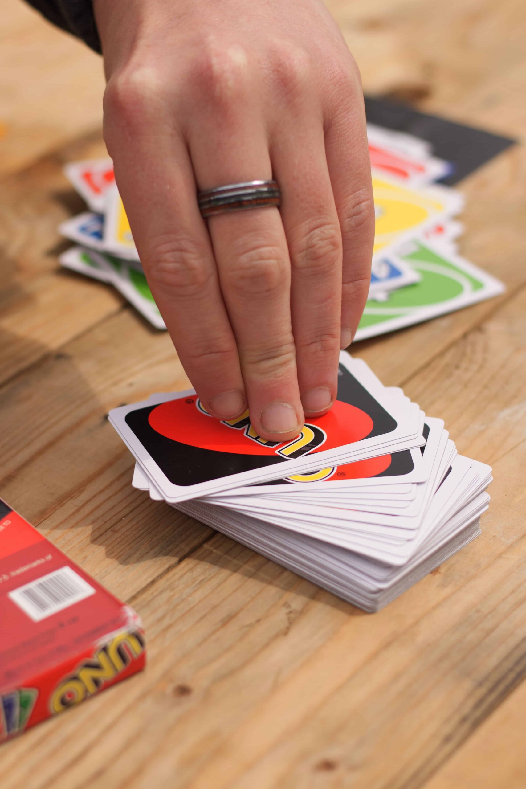 What does the shuffle hands card mean in uno geekextreme