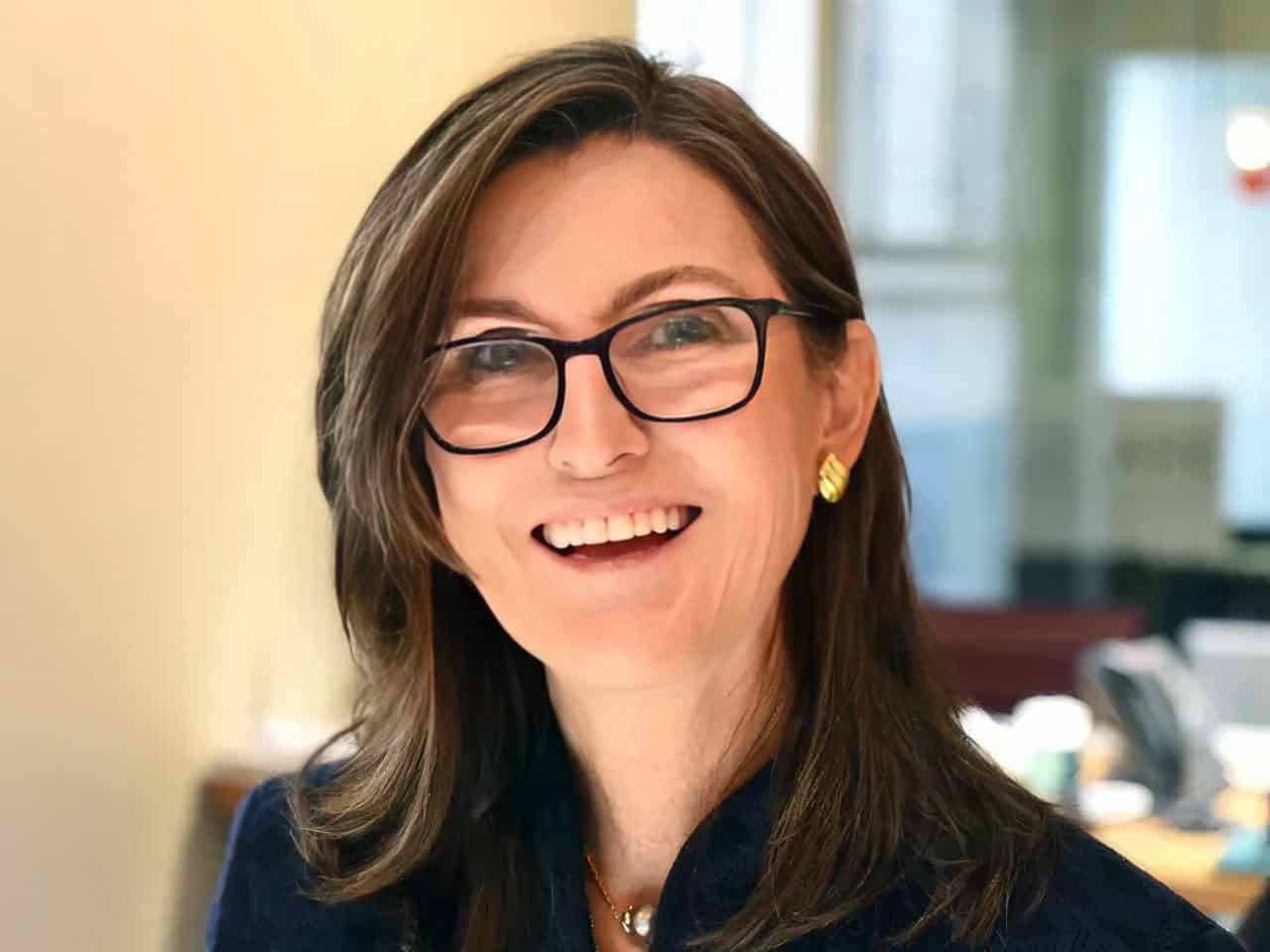The Rise of a Visionary: Young Cathie Wood and Her Journey to ARK Invest 2 young cathie wood smiling