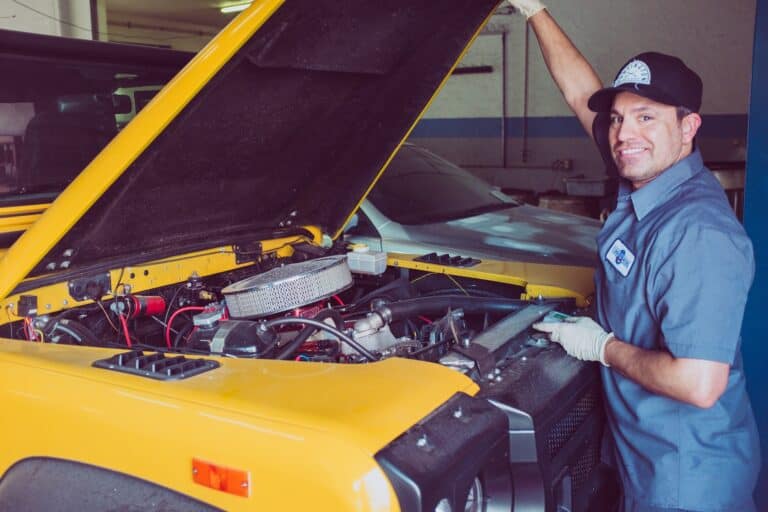 Mechanic Tech Land Rover Defender