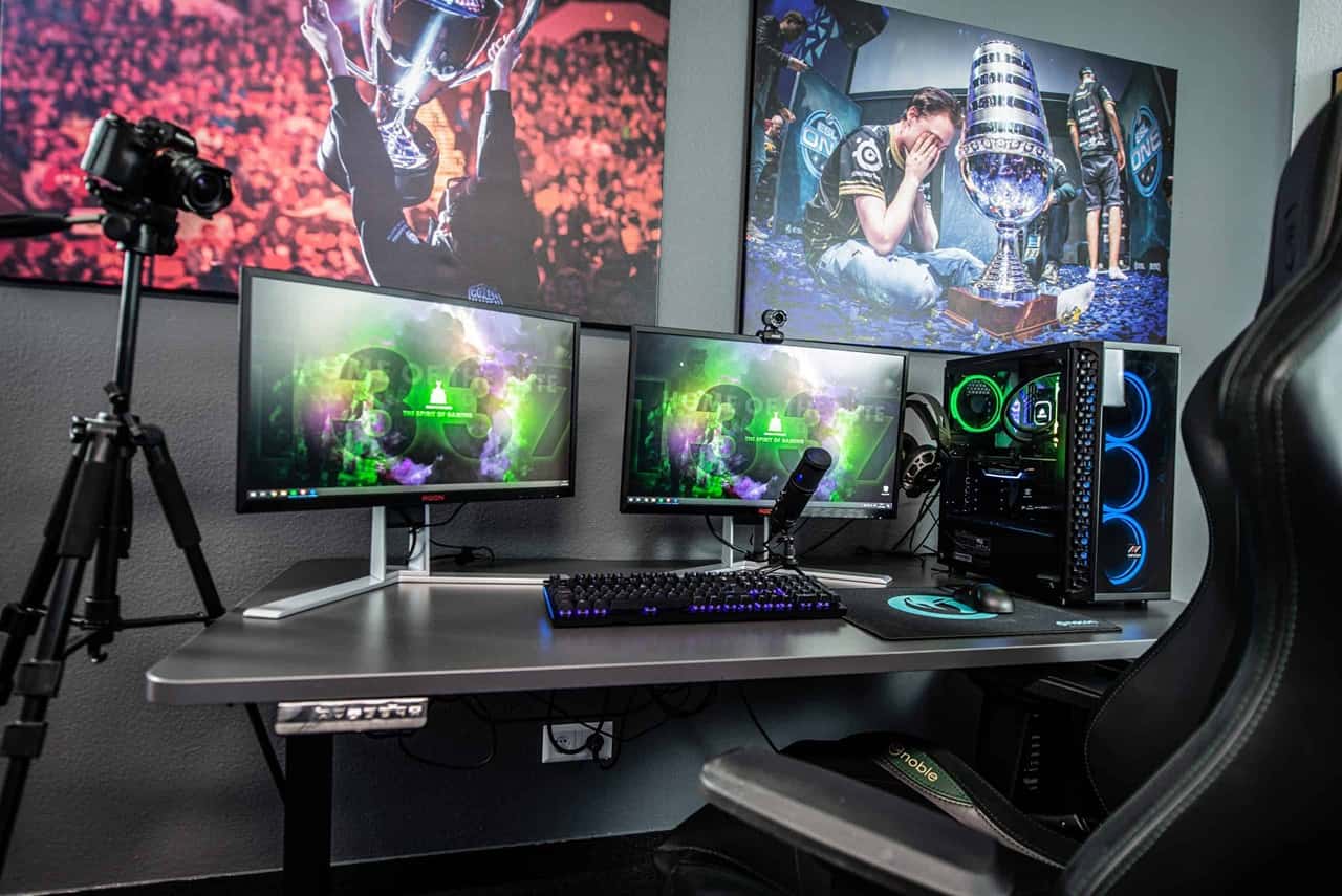 How to Spot A Gamer: Signs That Someone is a Hardcore Gamer 7 pro gaming setup