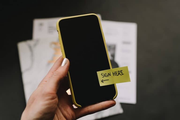 eSignature on smart phone