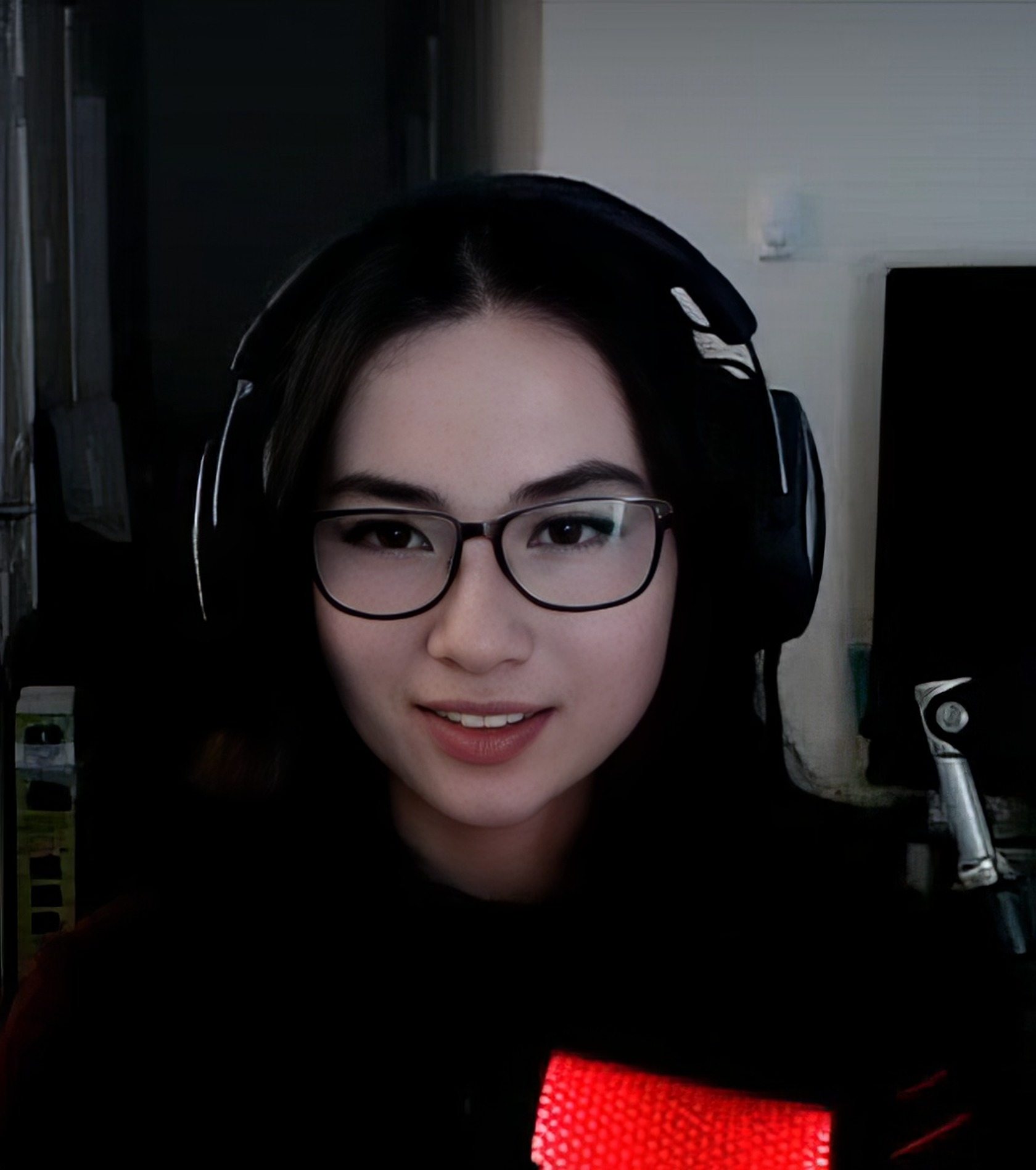 Hot Gamers Alert: 10 Streamers Dominating Twitch in 2025 2 Kyedae