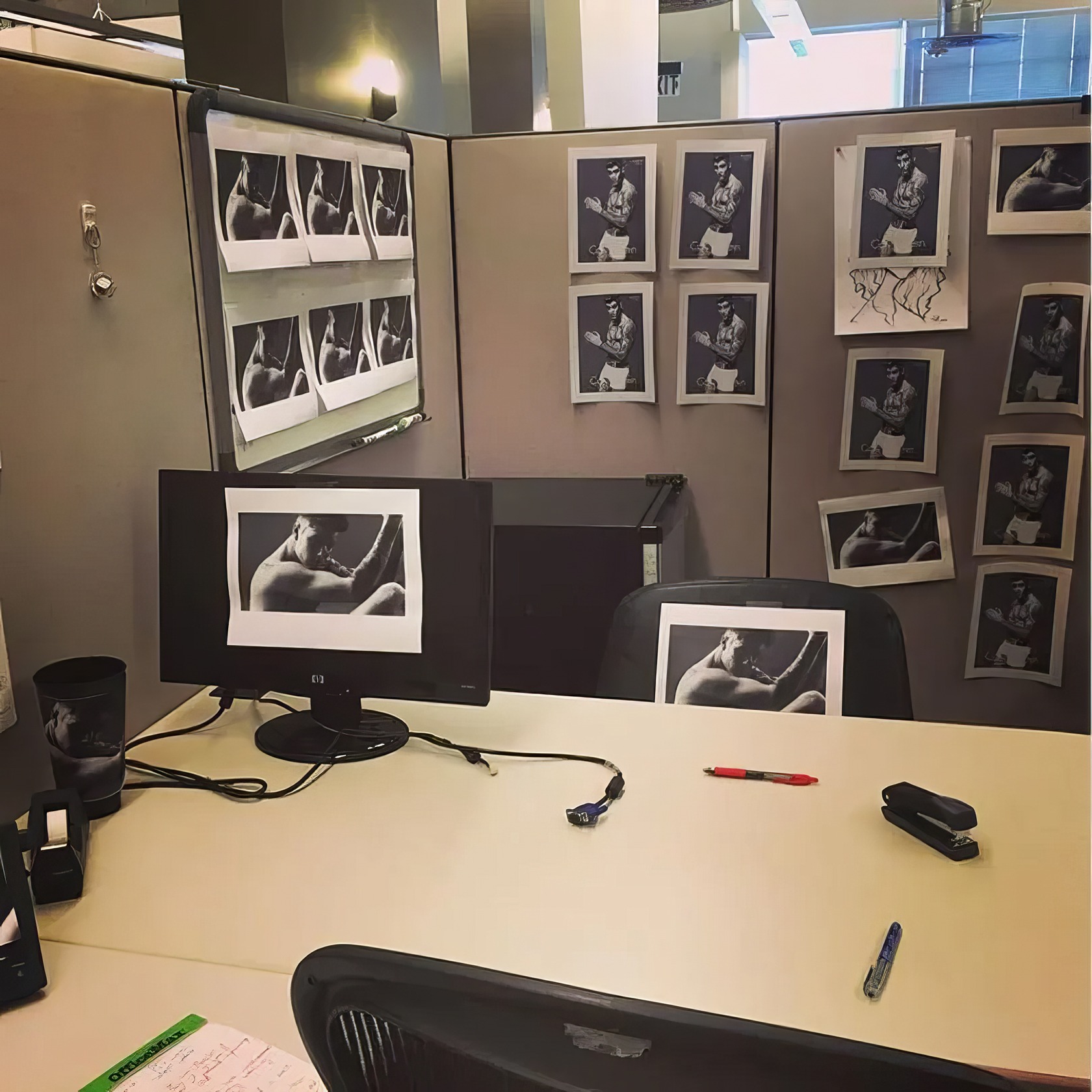17 Office Pranks That Won't Get You Fired (Probably) 5 funny office pranks 4
